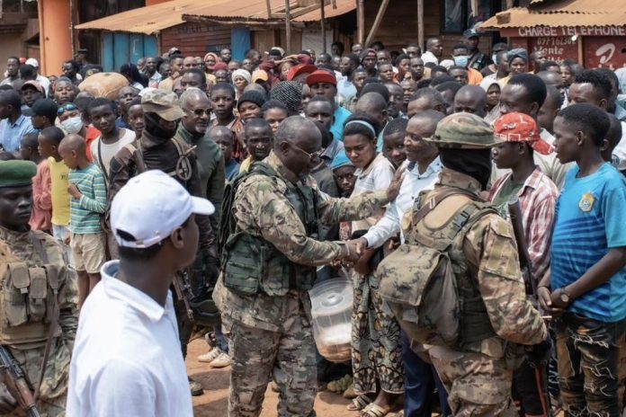 guverineri_wa_kivu_y_amajyepfo_washyizweho_na_afc_m23_yatangaje_ko_abaturage_bagiye_gusimburizwa_inoti_zishaje-6ecfe-a8460